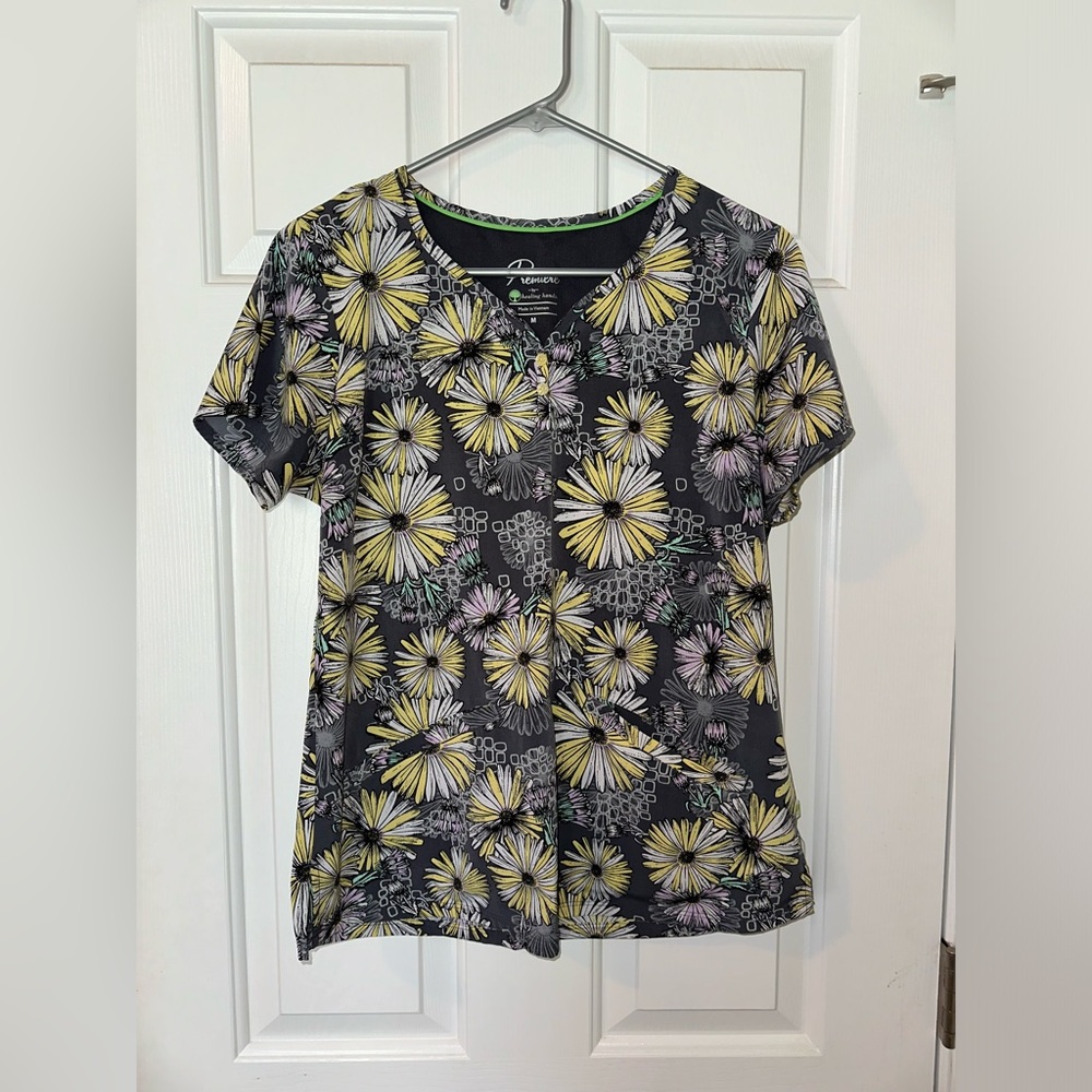 Scrub Top. Premiere by Healing Hands